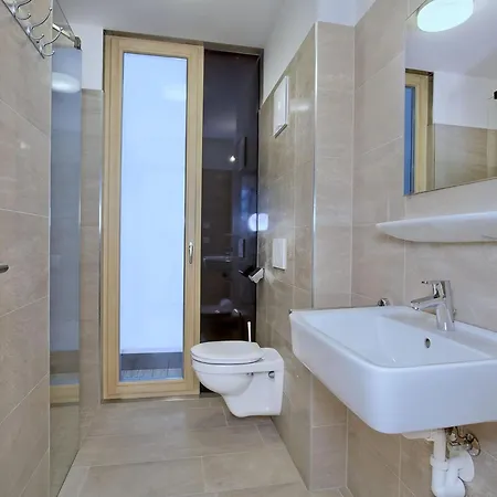 בית נופש Apartment - Ground Floor With Sauna And Convenient Location In Close Proximity To The Wildkogelbahnen Cable Car Neukirchen am Großvenediger